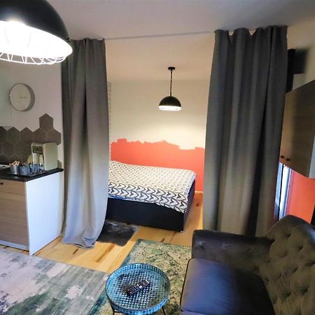 Room Emma,Between Bus And Train Station,Netflix,Speed Wi-Fi Zagreb Extérieur photo