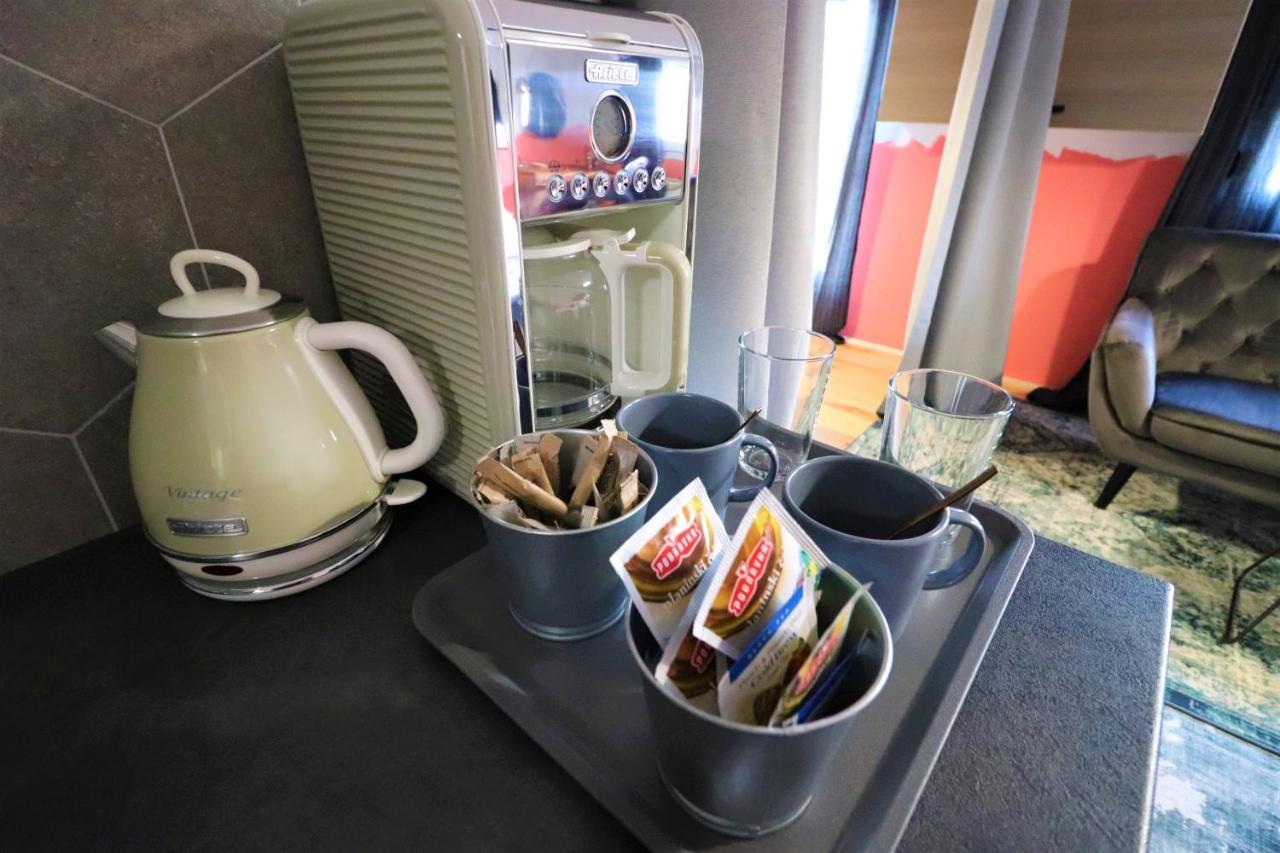 Room Emma,Between Bus And Train Station,Netflix,Speed Wi-Fi Zagreb Extérieur photo