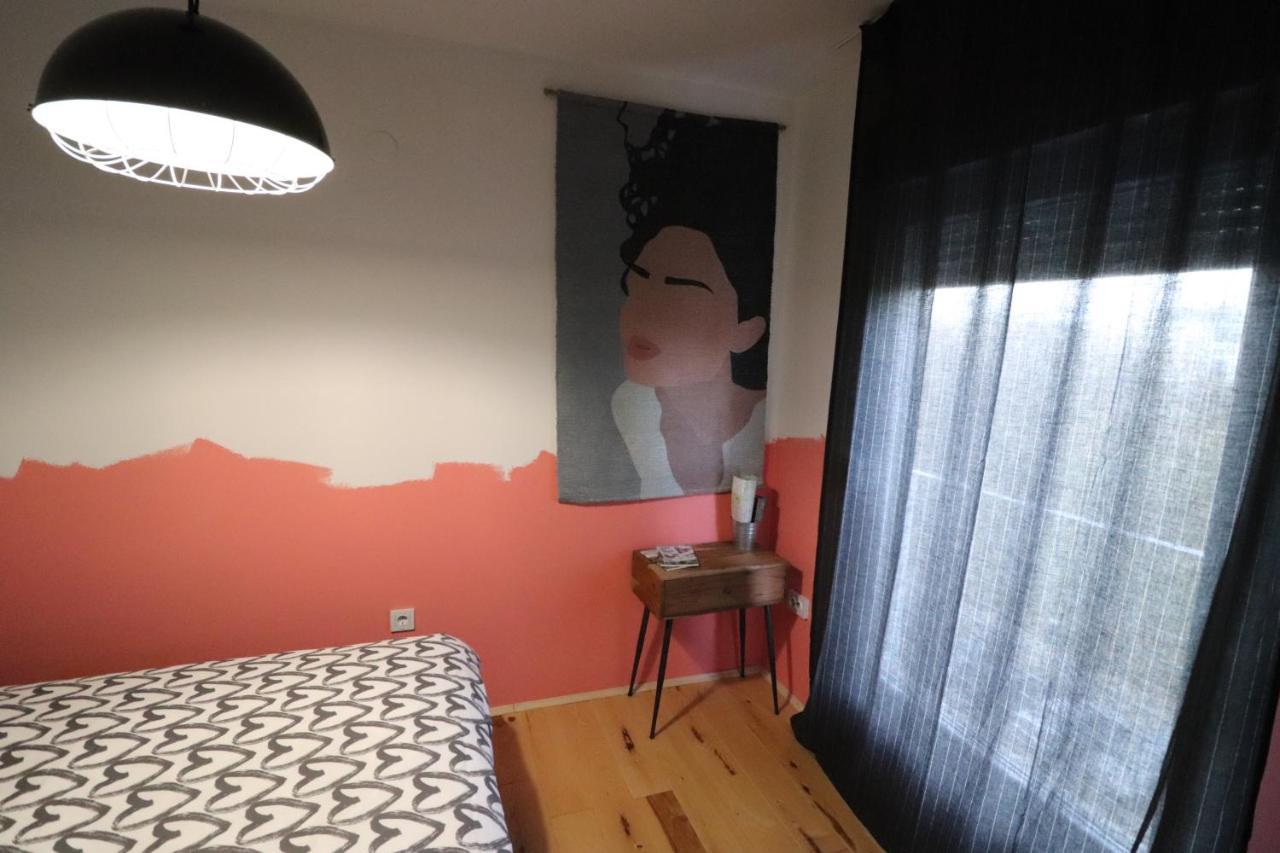 Room Emma,Between Bus And Train Station,Netflix,Speed Wi-Fi Zagreb Extérieur photo